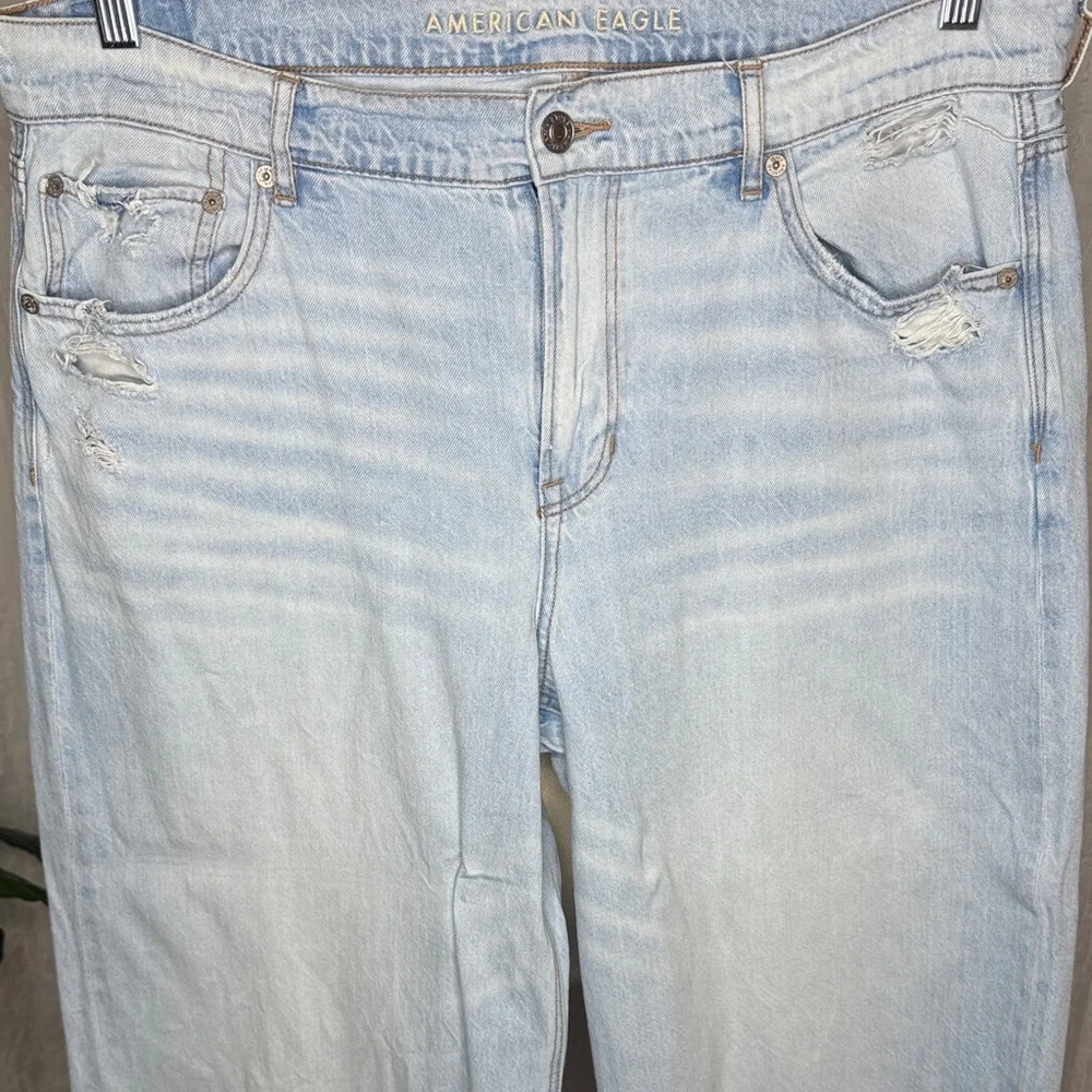 American Eagle Outfitters Light Wash Wide Leg Jeans - Picture 3 of 9